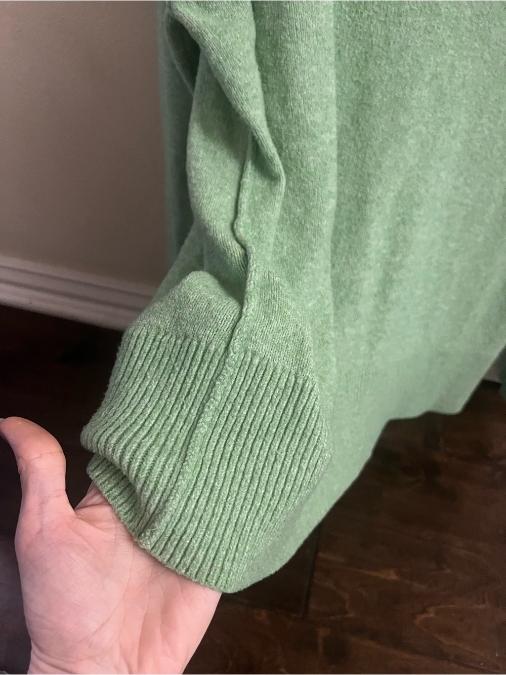 Aerie Unreal Green V-Neck Sweater Women's small - Picture 5 of 8